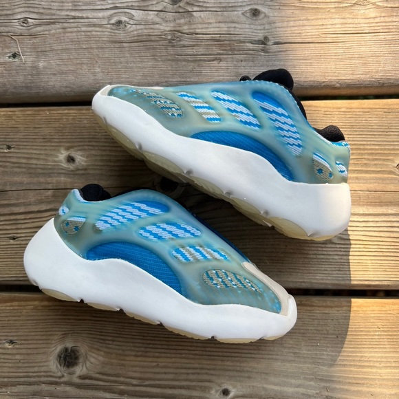 Adidas Yeezy 700 V3 Arzareth Kids Infants - Picture 2 of 8